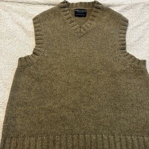 Sweater vest